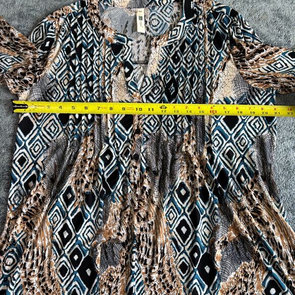 La Cera Malabar Batik Print Blouse Size M Flowy Stretchy 3/4 Sleeve NWOT - Picture 6 of 8